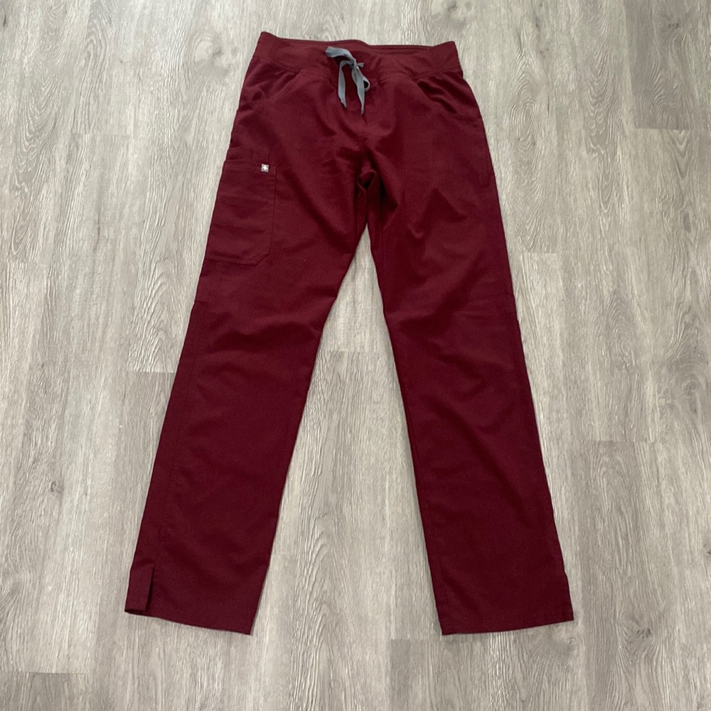 Figs Kade cargo scrubs size Small Tall